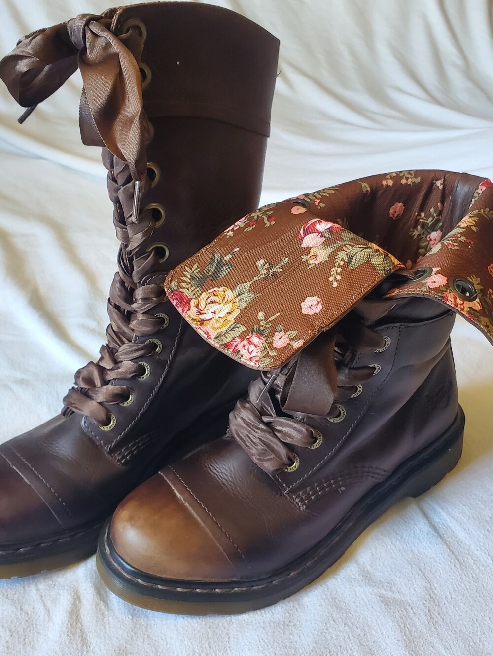 RARE Dr. Martens Triumph 1914 Brown Leather Floral Fold Down Boots